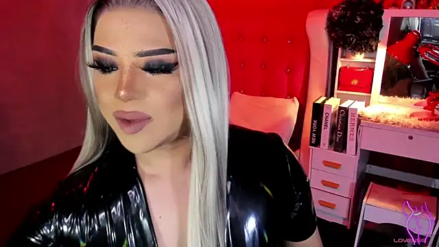 Snapshot of gordeushotcummer chatting on November 10, 12:26 am gordeushotcummer online show from November 10, 12:26 am