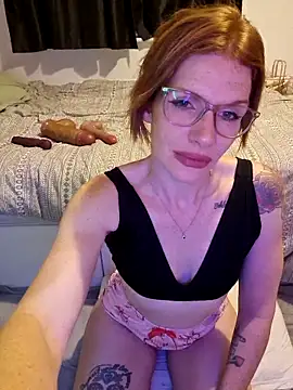 Snapshot of RedheadBeautt chatting on November 8, 1:09 am RedheadBeautt online show from November 8, 1:09 am