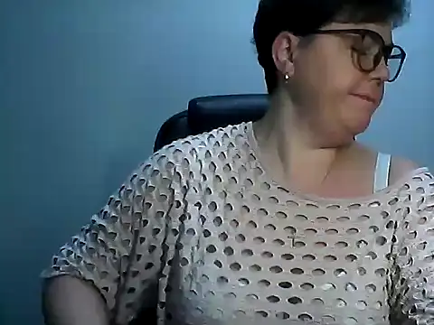 EllaLove2277 online show from February 6, 7:15 am