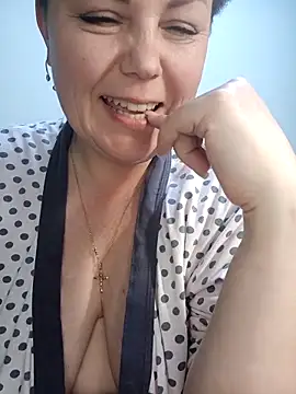 EllaLove2277 online show from April 8, 6:09 pm