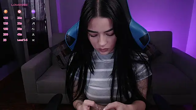 Yourworstnightmare333 online show from April 3, 4:24 pm