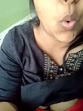 bitch-horny online show from December 14, 7:58 am