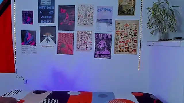 Snapshot of Michael_blue01 chatting on December 16, 11:42 pm Michael blue01 online show from December 16, 11:42 pm