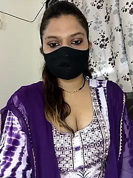 Snapshot of SpicykhalifaX chatting on May 4, 6:38 am SpicykhalifaX online show from May 4, 6:38 am