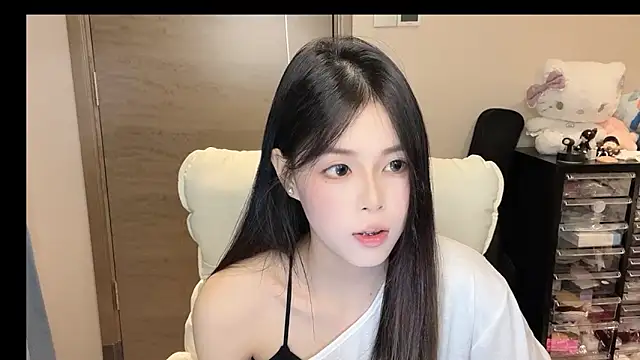 Koi-00 online show from November 13, 6:23 pm