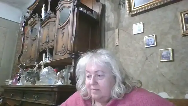 Snapshot of Lala-Love56 chatting on June 14, 10:22 pm Lala-Love56 online show from June 14, 10:22 pm