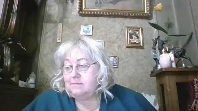 Lala-Love56 online show from April 6, 11:50 pm