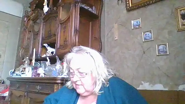 Lala-Love56 online show from September 18, 9:45 am