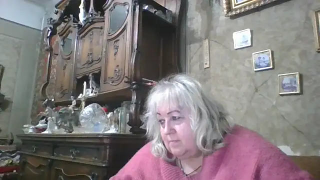 Snapshot of Lala-Love56 chatting on June 6, 8:03 pm Lala-Love56 online show from June 6, 8:03 pm