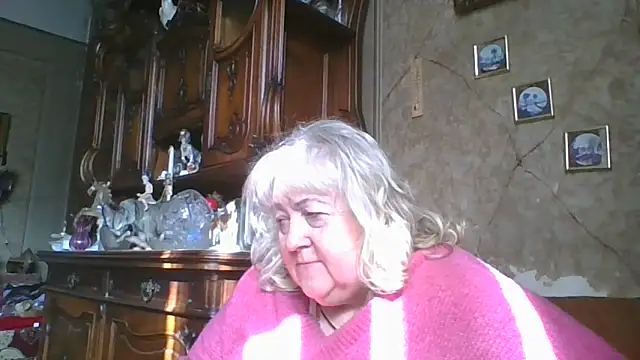 Snapshot of Lala-Love56 chatting on June 14, 5:30 am Lala-Love56 online show from June 14, 5:30 am