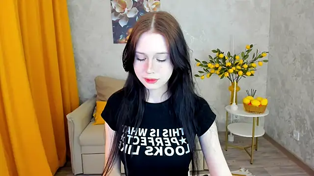 VioletHarme online show from April 7, 11:56 am