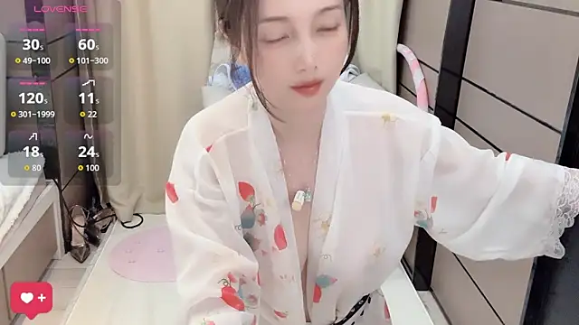 Snapshot of _Ling_Ling chatting on November 16, 3:55 am Ling Ling online show from November 16, 3:55 am