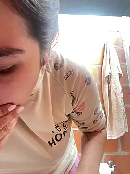 Snapshot of amberbakee chatting on February 7, 2:36 pm amberbakee online show from February 7, 2:36 pm