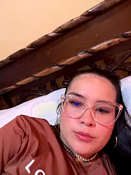 amberbakee online show from November 12, 2:21 pm