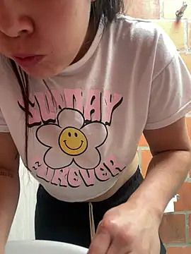 Snapshot of amberbakee chatting on February 3, 12:54 pm amberbakee online show from February 3, 12:54 pm