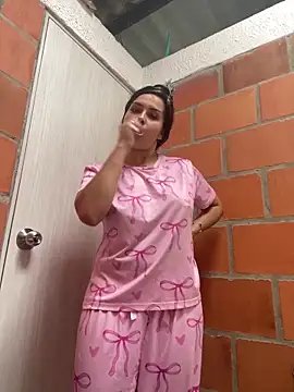 amberbakee online show from November 26, 3:34 pm