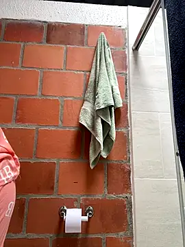 amberbakee online show from November 3, 3:26 pm