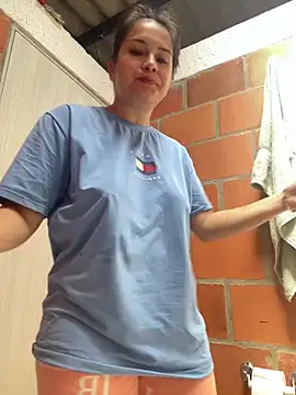 amberbakee online show from December 1, 4:30 pm