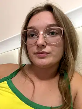 Snapshot of Bellatrisssaa chatting on September 22, 4:24 pm Bellatrisssaa online show from September 22, 4:24 pm