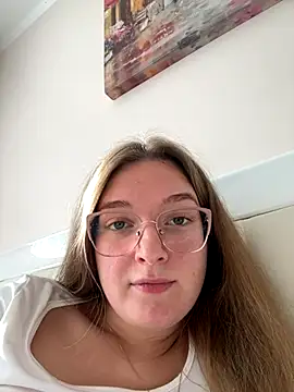 Bellatrisssaa online show from November 5, 9:45 am