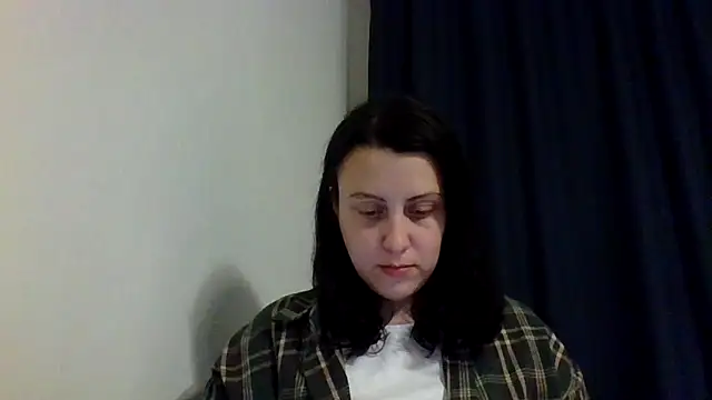 Snapshot of Nyrella chatting on November 5, 7:39 pm Nyrella online show from November 5, 7:39 pm