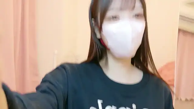 roachan  online show from March 8, 1:47 pm