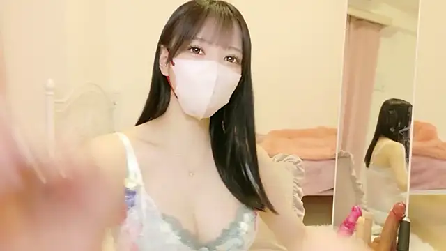 roachan  online show from March 12, 1:26 pm