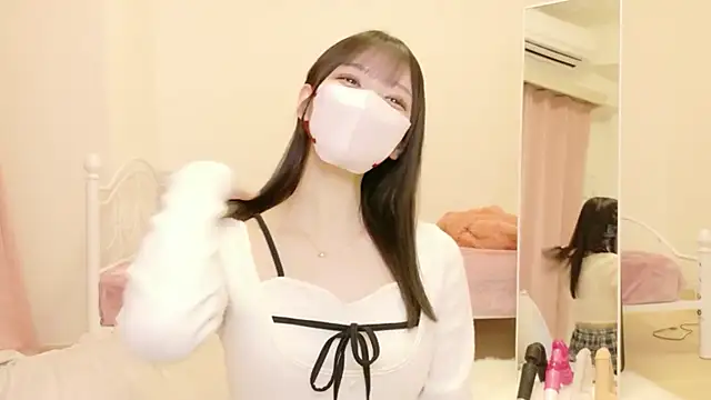 roachan  online show from February 17, 1:30 pm