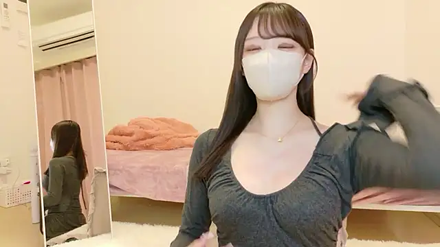 roachan  online show from January 18, 12:52 pm