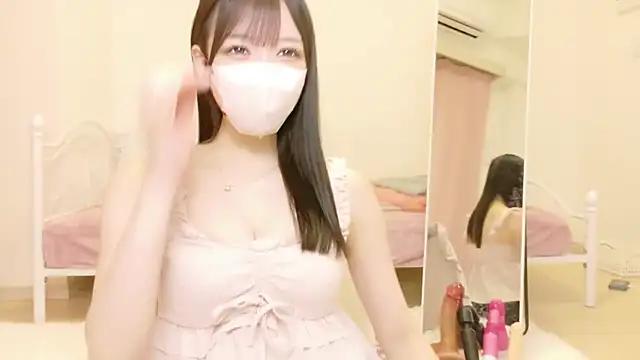 roachan  online show from March 3, 1:29 pm