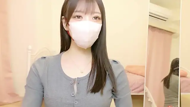 roachan  online show from March 5, 12:35 pm