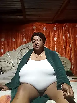 Snapshot of BUSTY_QUEEEN chatting on October 16, 7:55 pm BUSTY QUEEEN online show from October 16, 7:55 pm