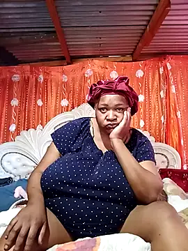 Snapshot of BUSTY_QUEEEN chatting on October 9, 8:37 am BUSTY QUEEEN online show from October 9, 8:37 am