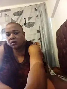Snapshot of BUSTY_QUEEEN chatting on September 15, 11:10 am BUSTY QUEEEN online show from September 15, 11:10 am