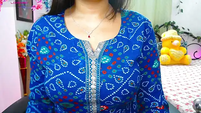 Snapshot of WildDimpi_0 chatting on November 6, 5:28 pm WildDimpi 0 online show from November 6, 5:28 pm