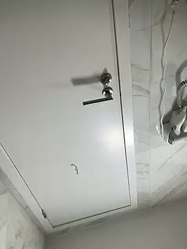 dgzzzkskks online show from September 29, 1:01 am