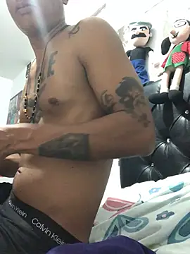 elpeluchenegroxxx3 online show from February 27, 4:01 am