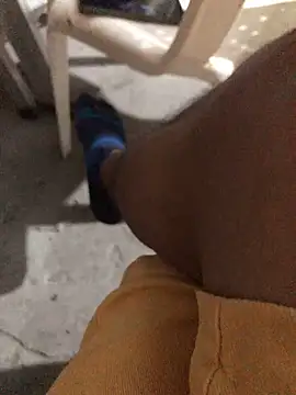 elpeluchenegroxxx3 online show from February 24, 2:56 am