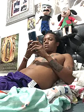 elpeluchenegroxxx3 online show from February 7, 2:52 am