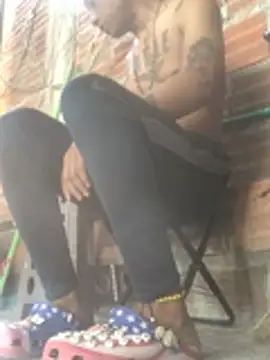 elpeluchenegroxxx3 online show from April 12, 5:38 pm