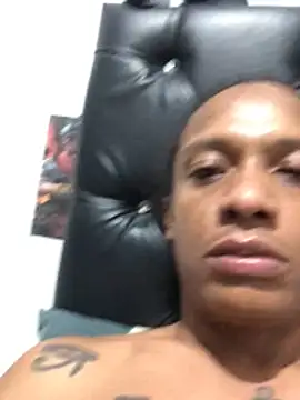 elpeluchenegroxxx3 online show from March 2, 2:23 am