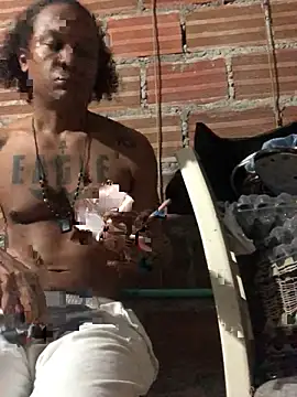 elpeluchenegroxxx3 online show from February 11, 3:28 am