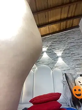 Snapshot of Kristy1_ chatting on October 28, 11:09 am Kristy1 online show from October 28, 11:09 am