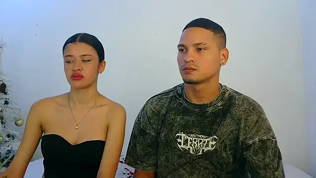 Snapshot of Sexy777Couple chatting on January 6, 2:15 am Sexy777Couple online show from January 6, 2:15 am