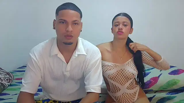 Snapshot of Sexy777Couple chatting on September 28, 2:07 am Sexy777Couple online show from September 28, 2:07 am