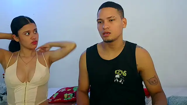 Snapshot of Sexy777Couple chatting on January 11, 1:12 am Sexy777Couple online show from January 11, 1:12 am