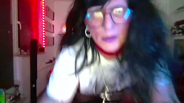 hellgirl1980 online show from April 14, 1:54 am
