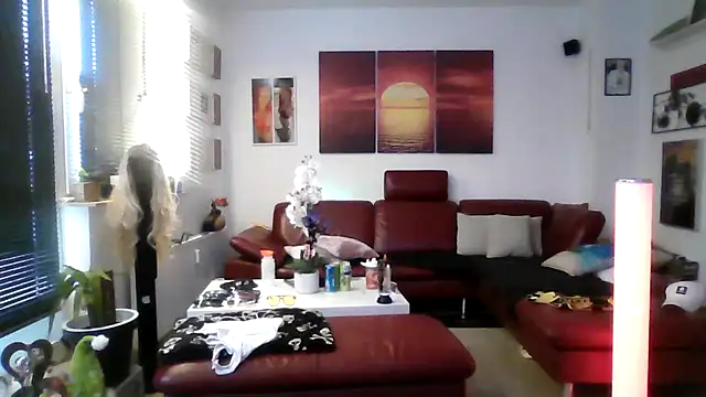 Snapshot of hellgirl1980 chatting on October 13, 1:23 pm hellgirl1980 online show from October 13, 1:23 pm