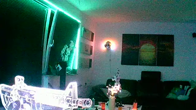 hellgirl1980 online show from December 5, 8:06 pm