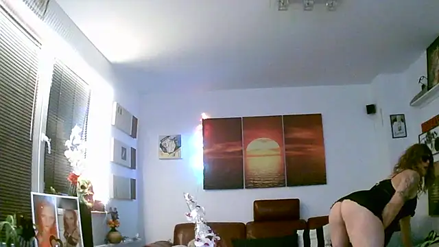 hellgirl1980 online show from November 2, 11:32 pm